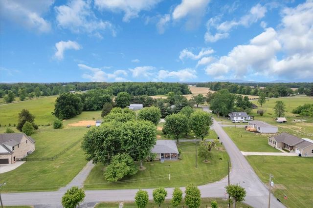 921 Dry Creek Rd, Smithville, TN 37166