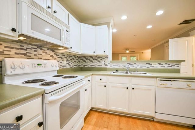 1035 Barnett Shoals Road 131, Athens, GA 30605
