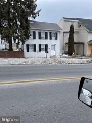 153 W KING ST, Abbottstown, PA 17301