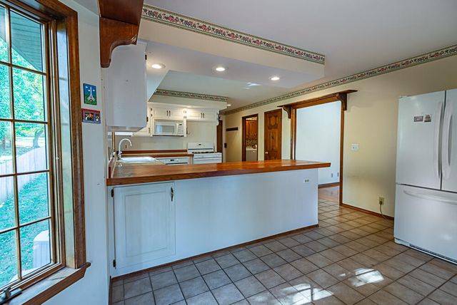 3546 E Cinnamon Place, Springfield, MO 65809