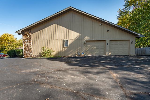 3546 E Cinnamon Place, Springfield, MO 65809