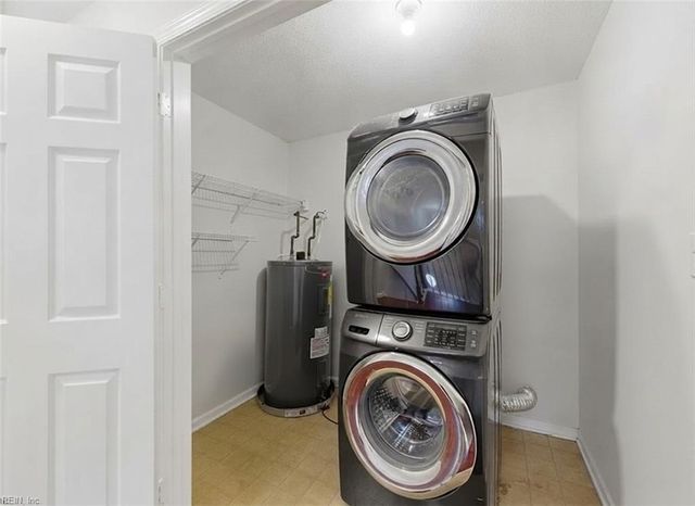 821 Lancaster LN, Newport News, VA 23602