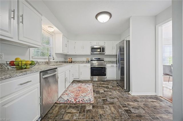 821 Lancaster LN, Newport News, VA 23602