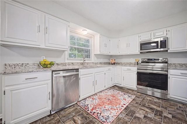 821 Lancaster LN, Newport News, VA 23602