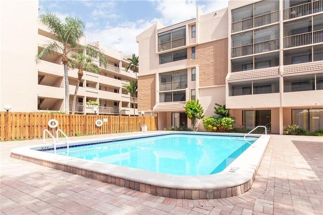 6800 Cypress Rd 512, Plantation, FL 33317