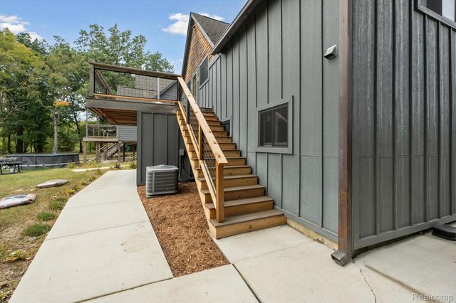 9824 Hidden Acres, Northfield Township, MI 48178