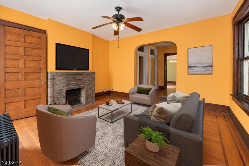 102 S Clinton St, East Orange City, NJ 07018 — photo 2