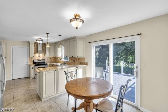 12 Fairfield Rd, Franklin Twp., NJ 08873