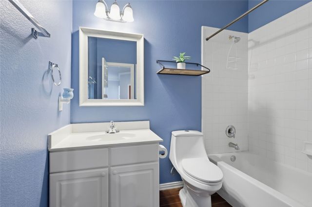 5913 Independence Court, Rowlett, TX 75089