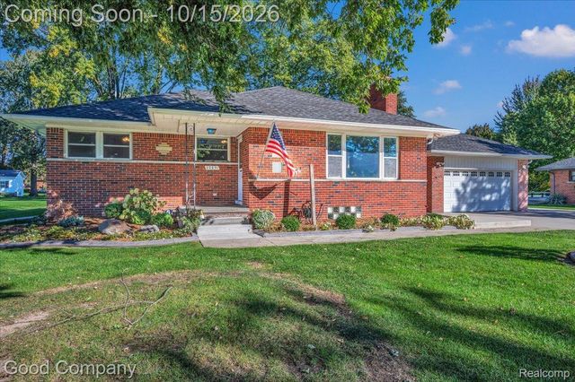 22831 Ulrich Street, Clinton Charter Township, MI 48036