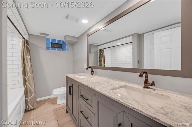 22831 Ulrich Street, Clinton Charter Township, MI 48036