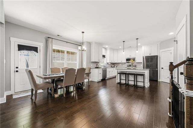 60 NE Grand Georgian Court NE, Cartersville, GA 30121