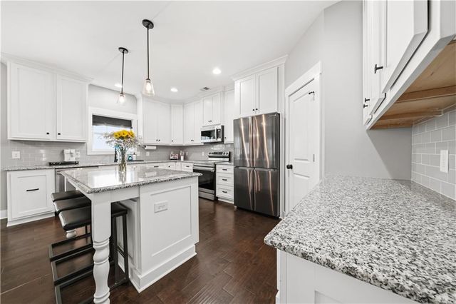 60 NE Grand Georgian Court NE, Cartersville, GA 30121