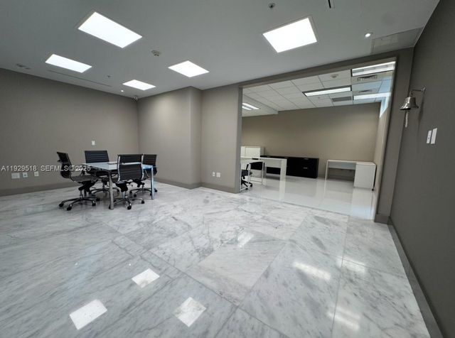 175 SW 7th St 2208, Miami, FL 33130