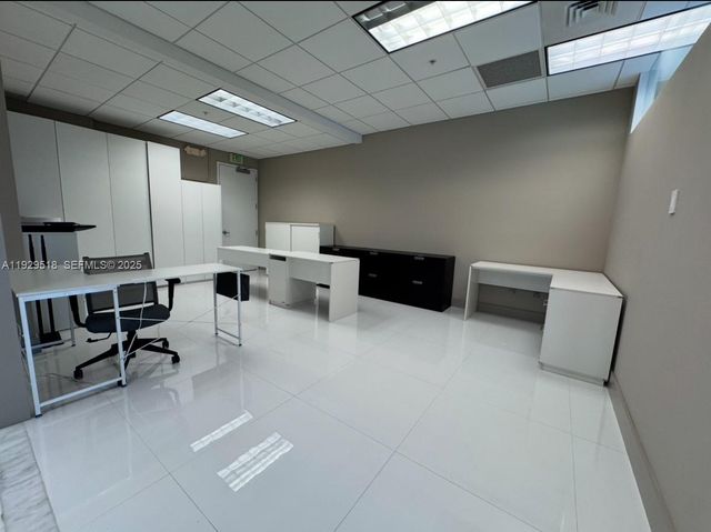 175 SW 7th St 2208, Miami, FL 33130