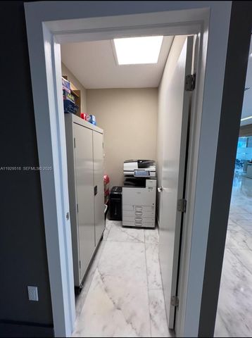 175 SW 7th St 2208, Miami, FL 33130