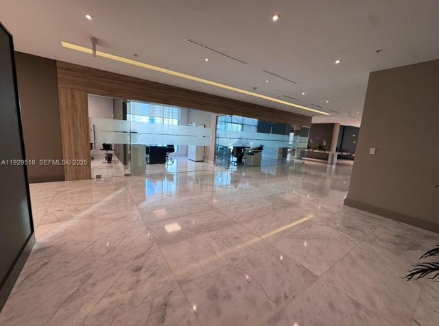 175 SW 7th St 2208, Miami, FL 33130