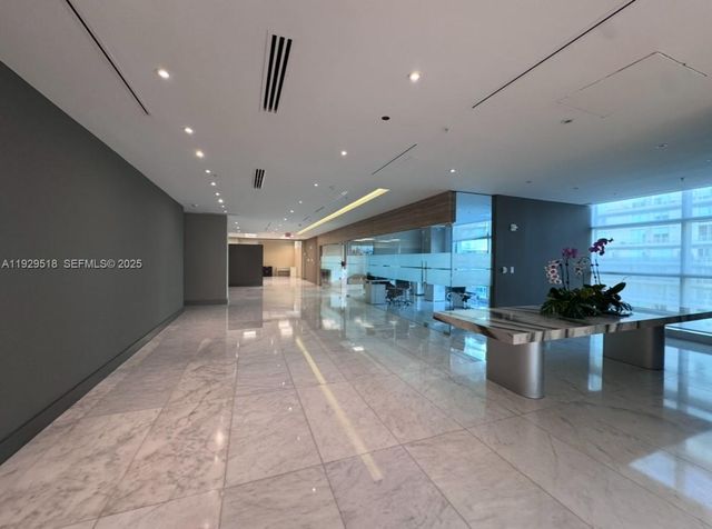 175 SW 7th St 2208, Miami, FL 33130