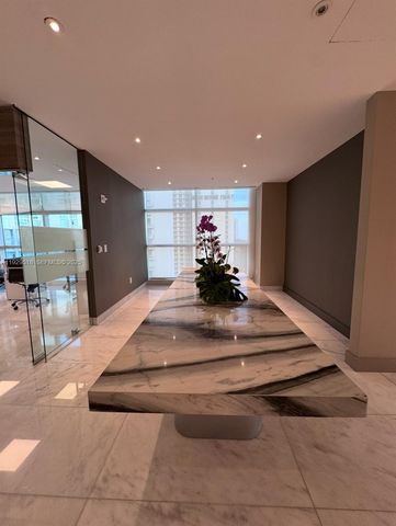 175 SW 7th St 2208, Miami, FL 33130