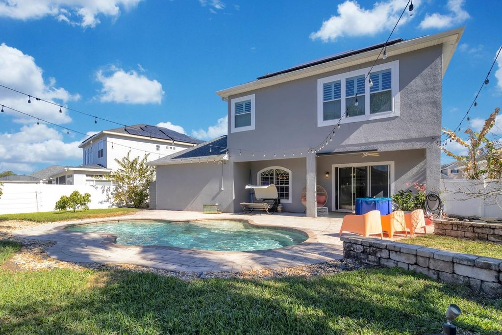 Image 15 of property listing at 1662 SWALLOWTAIL LANE, Sanford, FL 32771