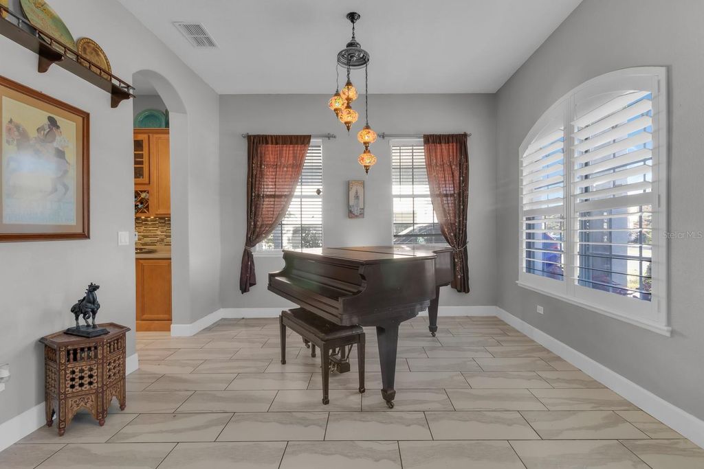 Image 23 of property listing at 1662 SWALLOWTAIL LANE, Sanford, FL 32771