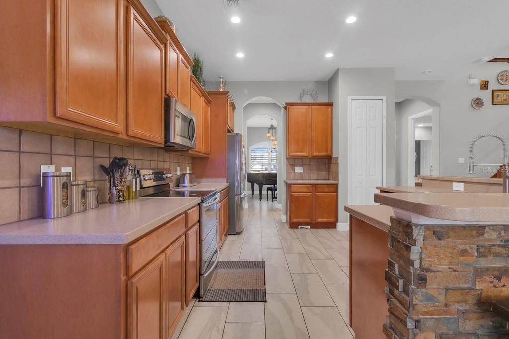 Image 31 of property listing at 1662 SWALLOWTAIL LANE, Sanford, FL 32771