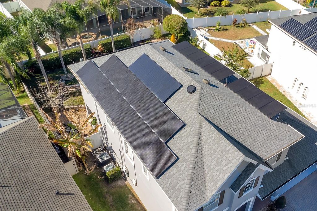 Image 5 of property listing at 1662 SWALLOWTAIL LANE, Sanford, FL 32771