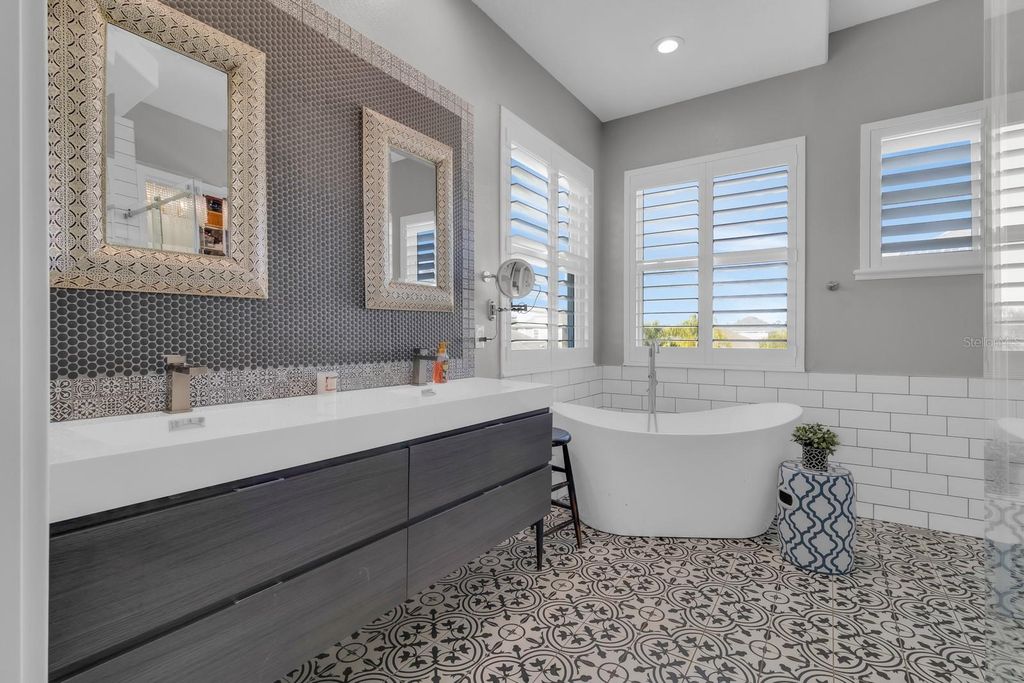 Image 8 of property listing at 1662 SWALLOWTAIL LANE, Sanford, FL 32771