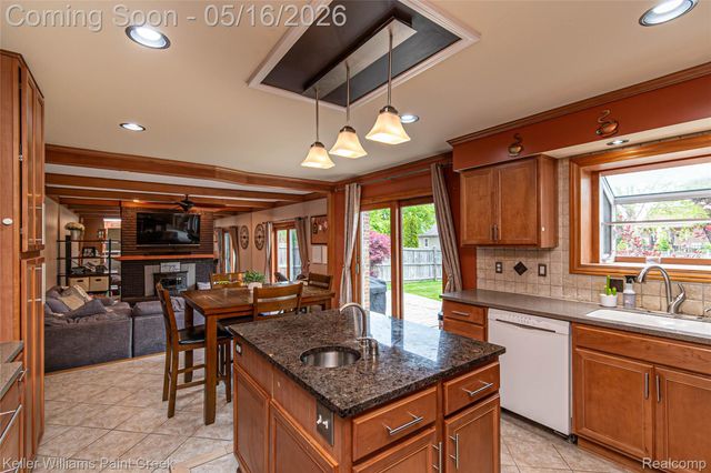 47038 Sarnus Drive, Macomb Township, MI 48044