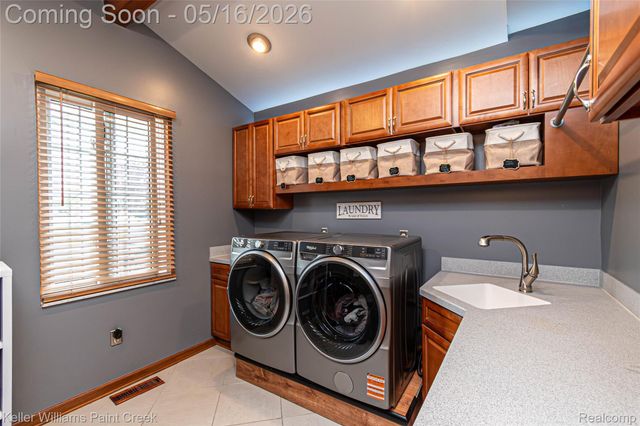 47038 Sarnus Drive, Macomb Township, MI 48044