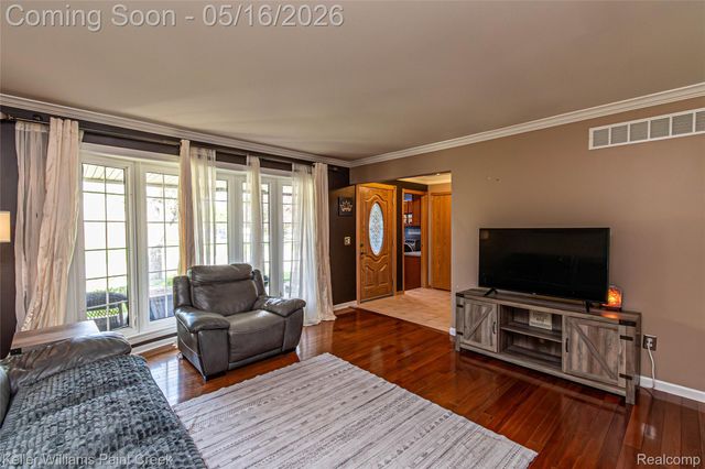 47038 Sarnus Drive, Macomb Township, MI 48044