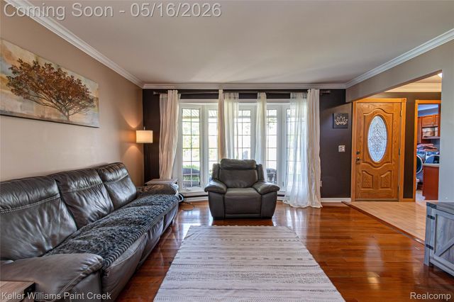 47038 Sarnus Drive, Macomb Township, MI 48044
