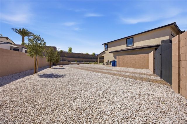 5521 Acadia Leaf Street, Las Vegas, NV 89149