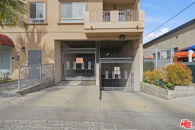 1037 Fedora Street 204, Los Angeles, CA 90006