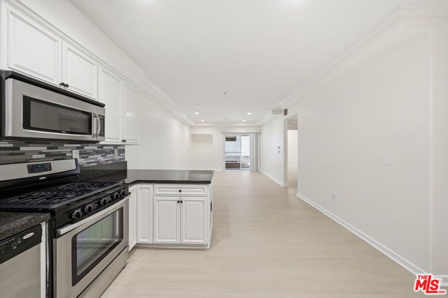 1037 Fedora Street 204, Los Angeles, CA 90006