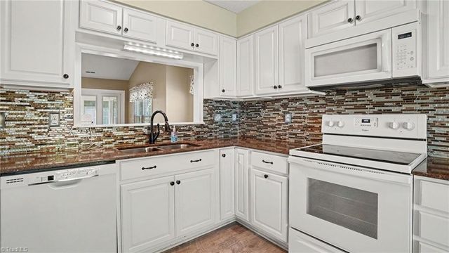 2800 Shadowbrook Lane, Winston-salem, NC 27103