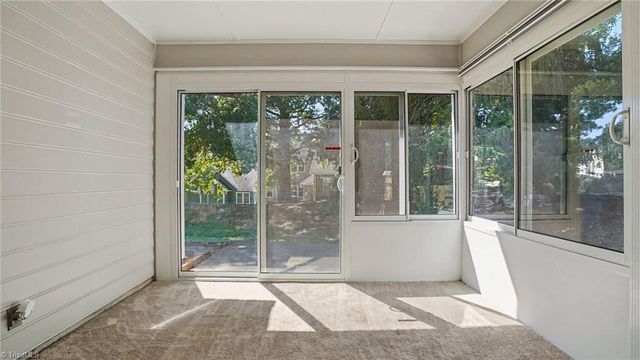 2800 Shadowbrook Lane, Winston-salem, NC 27103