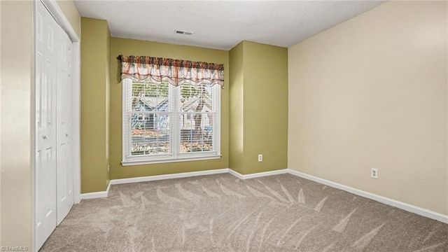 2800 Shadowbrook Lane, Winston-salem, NC 27103