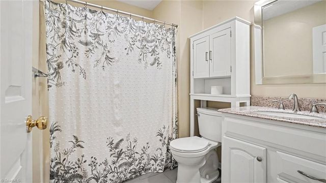 2800 Shadowbrook Lane, Winston-salem, NC 27103
