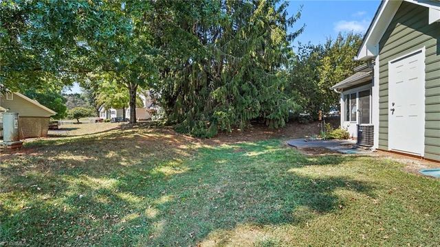 2800 Shadowbrook Lane, Winston-salem, NC 27103