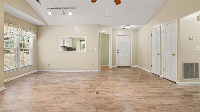 2800 Shadowbrook Lane, Winston-salem, NC 27103