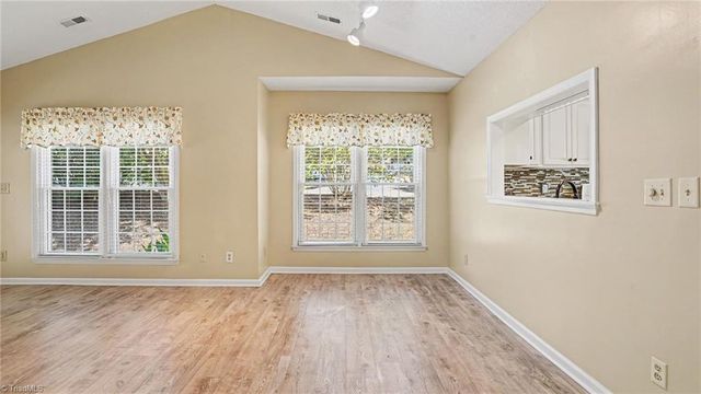 2800 Shadowbrook Lane, Winston-salem, NC 27103