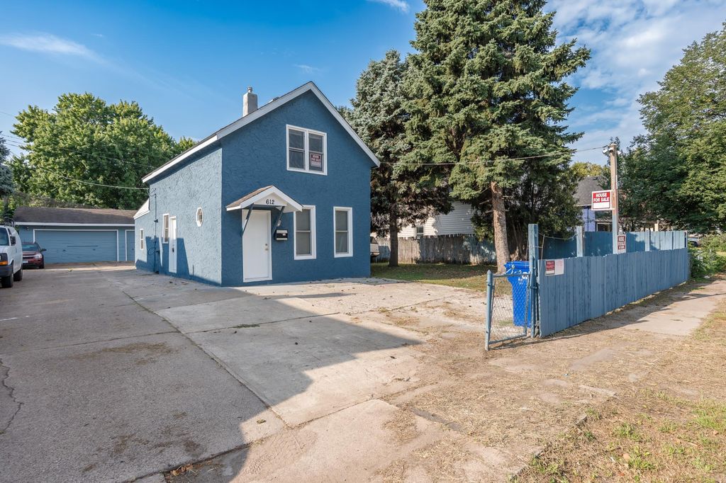 612 Bush Avenue, Saint Paul, MN 55130 — exterior