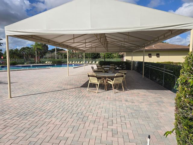 551 SW 135 Avenue 216b, Pembroke Pines, FL 33027