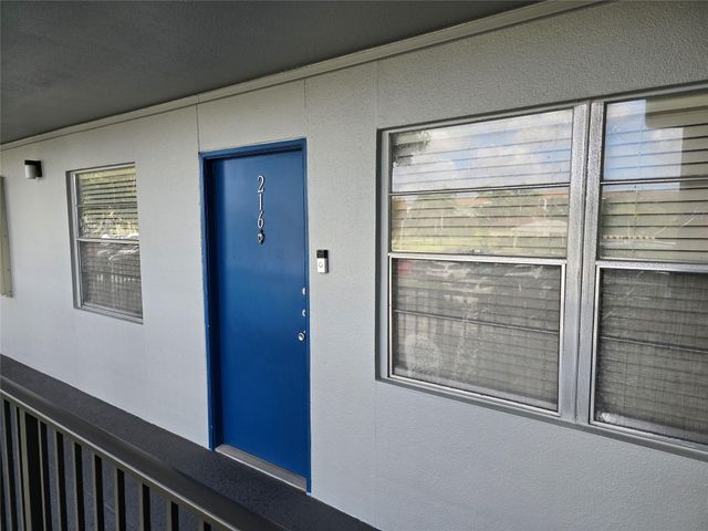 551 SW 135 Avenue 216b, Pembroke Pines, FL 33027
