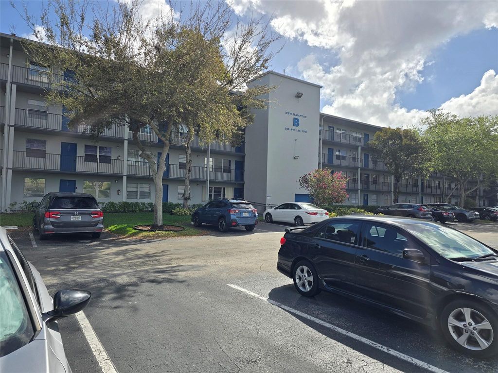 551 SW 135 Avenue 216b, Pembroke Pines, FL 33027