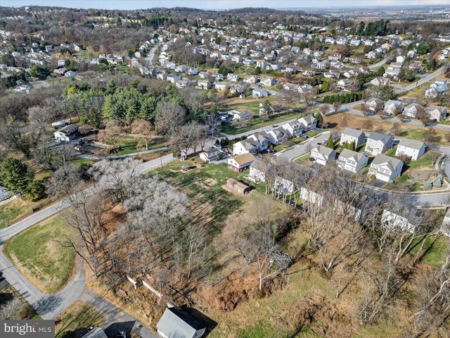 319 DRUID HILL RD, Lancaster, PA 17601