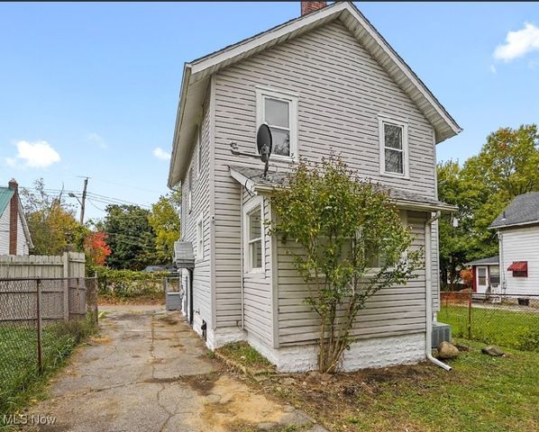 859 Clay Drive, Akron, OH 44311