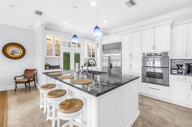 1133 ABBEYS WAY, Tampa, FL 33602
