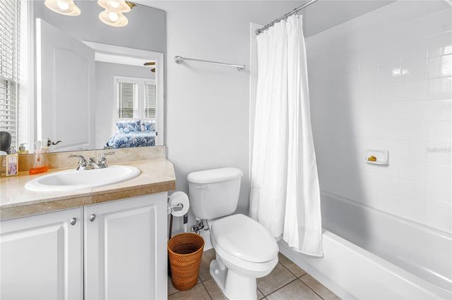 1133 ABBEYS WAY, Tampa, FL 33602